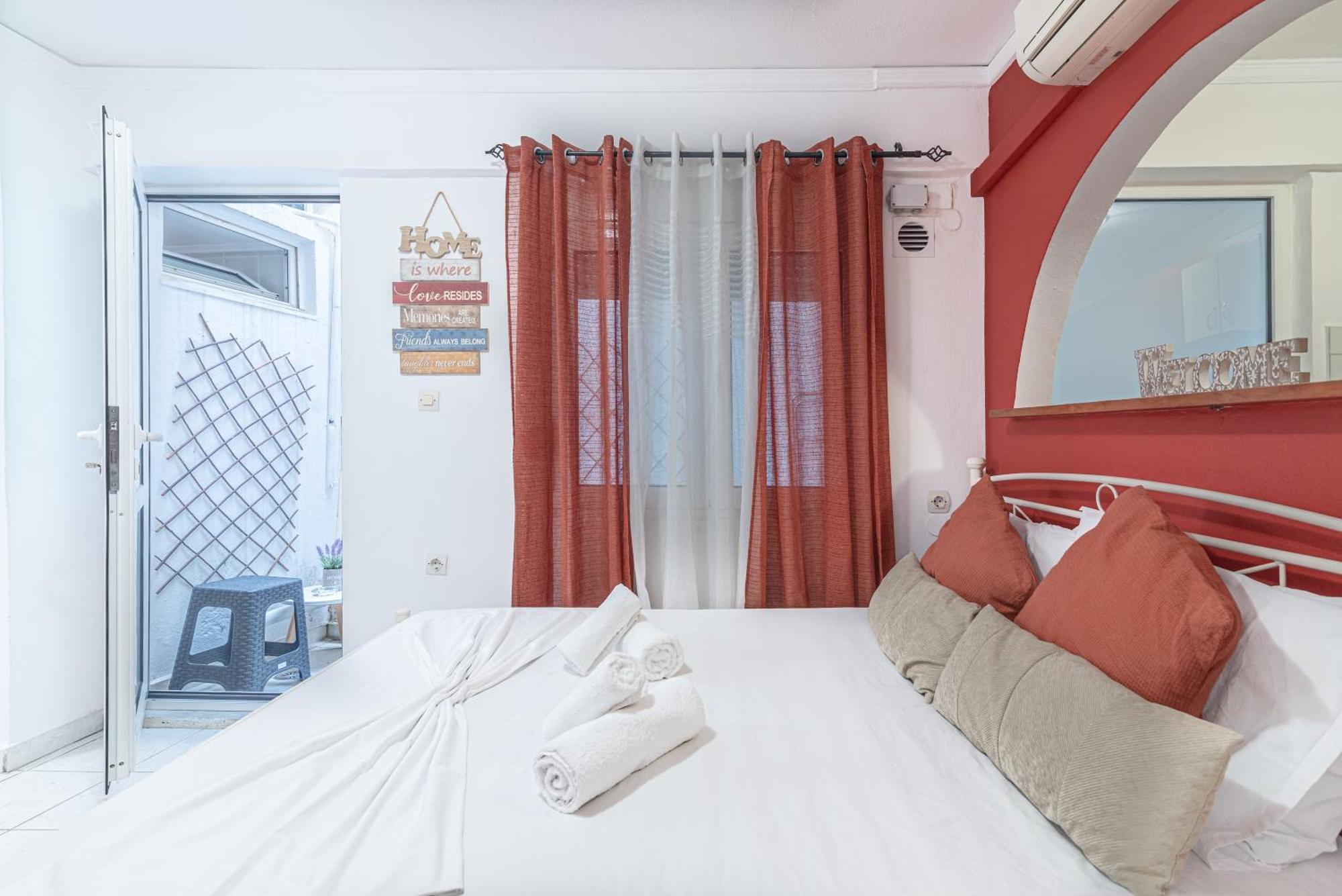 Oasis Studios In The City Centre Ираклион Экстерьер фото