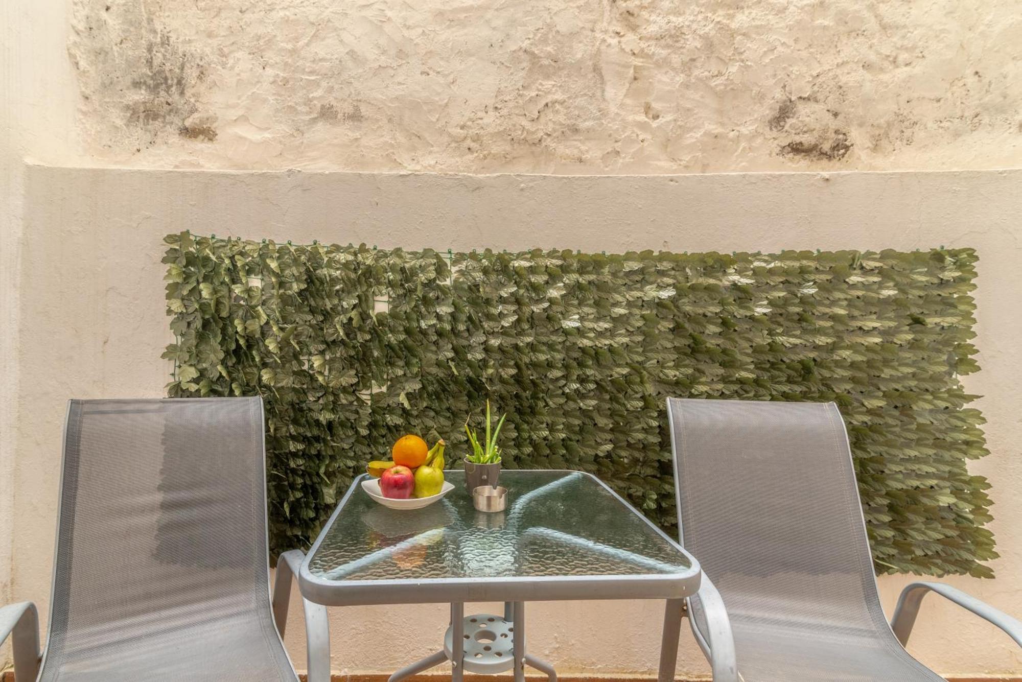 Oasis Studios In The City Centre Ираклион Экстерьер фото